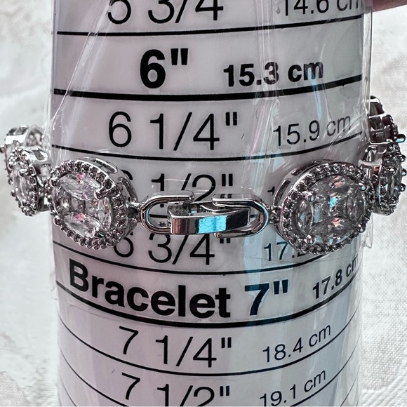 Silver Crystal Bracelet with round and oval cut stones 6-7 4343 - Picture 4 of 8